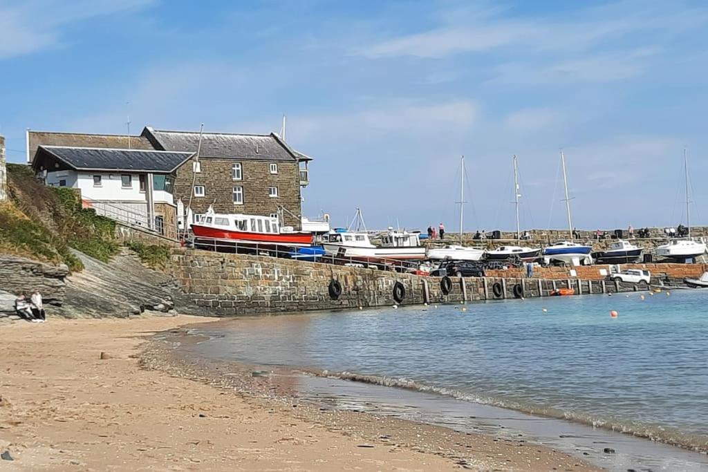 뉴키 Arvonia Sleeps 7, Sea Views, Dog Friendly 빌라 외부 사진